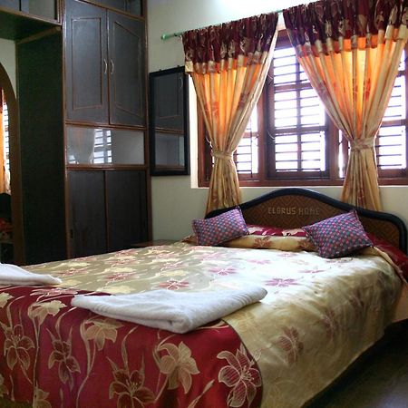 Elbrus Home Kathmandu Phòng bức ảnh