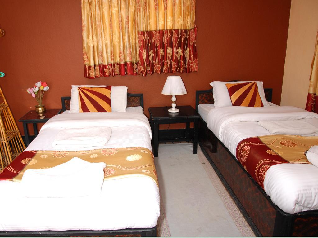 Elbrus Home Kathmandu Phòng bức ảnh